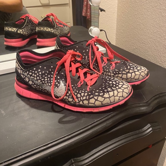 Pink Nikes - Picture 2 of 3